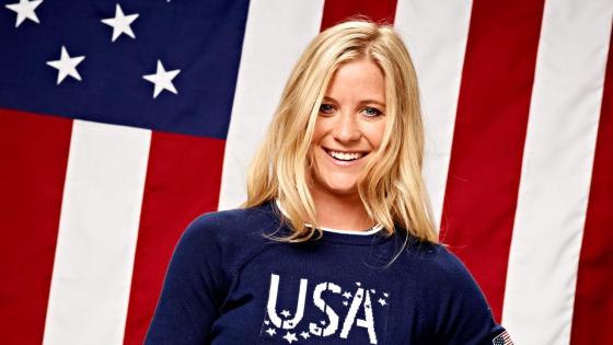 hannah-teter-headshot-us-flag-snowboard-halfpipe