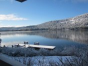 Blue sky spring day at Donner Lake